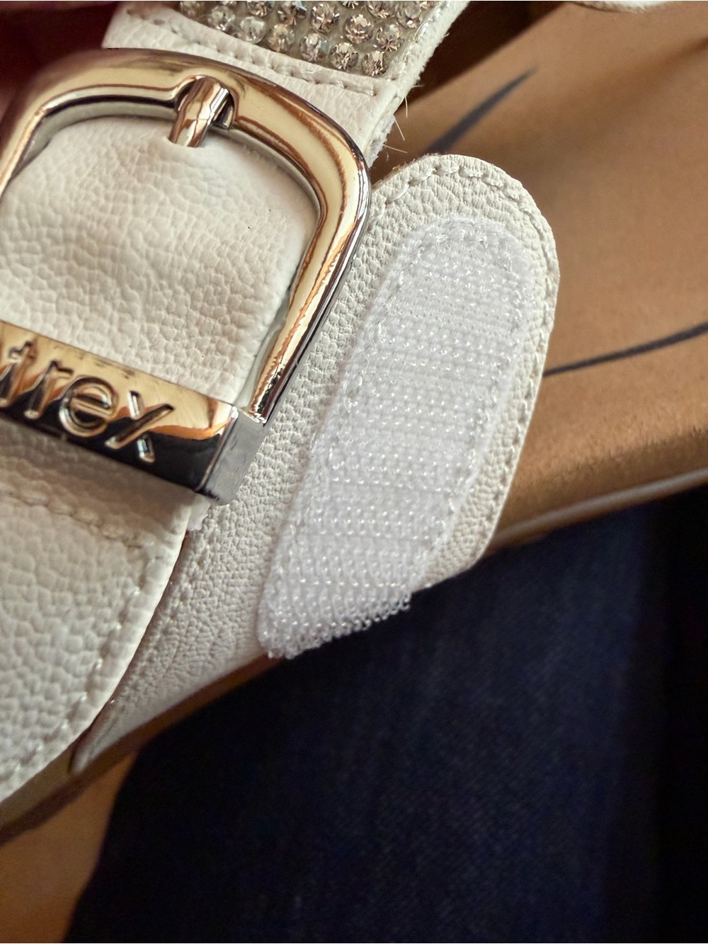 Aertrex Sparkling white Rhinestone Thong Sandals for Women. Size 8.5 - Picture 5 of 6